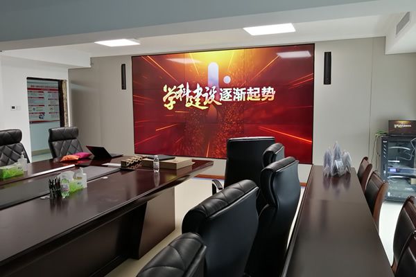 無縫拼接屏與0.88mm液晶拼接屏哪款顯示效果更好？