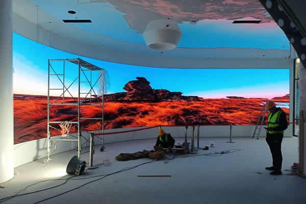 多媒體展廳LED顯示屏尺寸多大合適，用哪種規(guī)格的好?