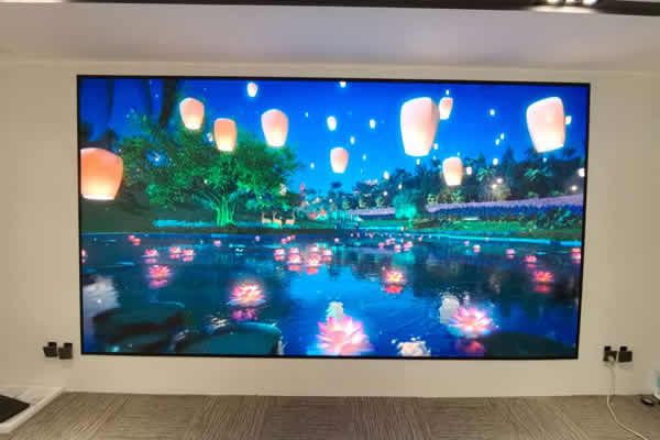 LED顯示屏的刷新率多少合適？選擇高刷新率的好，還是低刷新率的好