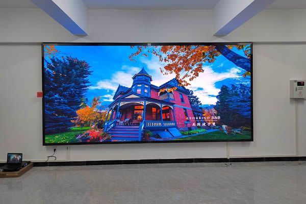 液晶拼接屏和LED顯示屏那個直播效果好？